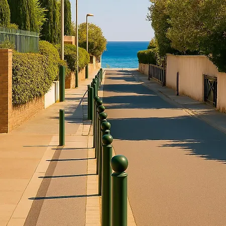 20m2- De La Nartelle 200m - Double Terrasse - Piscine Au Sel - Parking - Bbq - Check-in De 17h A 20h Maximum- Reve D'azur Maxime * Sainte-Maxime